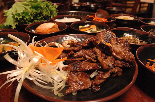 Bulgogi là loại thịt nướng nổi tiếng nhất tại kinh đô ẩm thực Seoul Bulgogi là loại thịt nướng nổi tiếng nhất tại kinh đô ẩm thực Seoul